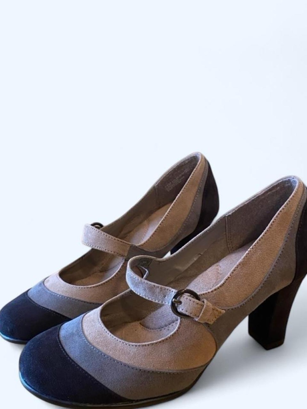AEROSOLES Two-Tone Tan and Black Mary Jane Heels